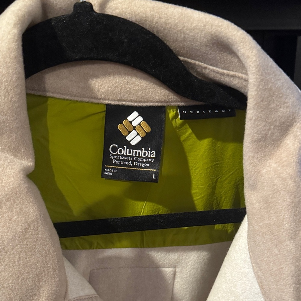 Columbia Beige shirt Jacket - Picture 2 of 4